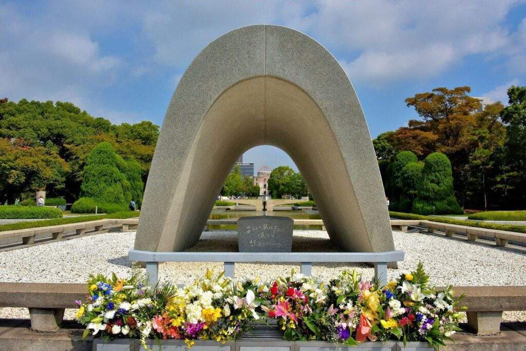 63410 g 7 summit commences with commemorating the victims of the hiroshima atom bomb