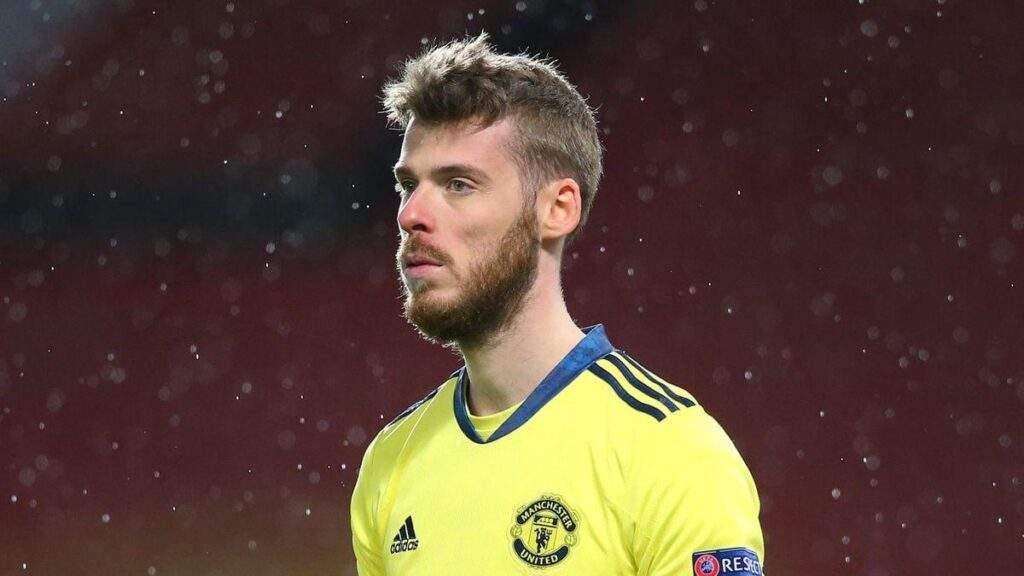 63922 david de gea man utds goalkeeper claims the golden glove award for 2022 2023 epl season