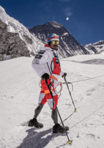 64374 double amputee army veteran makes history by summiting mount everest