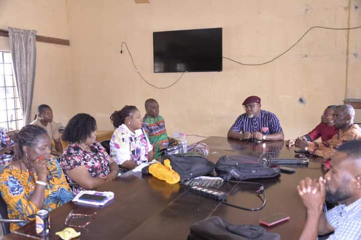 67093 abia governors spokesman commends journalists at valedictory session