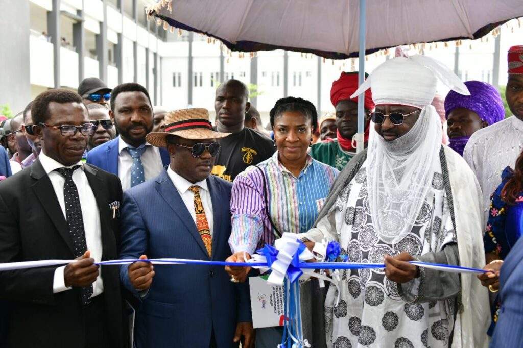 67358 emir of kano inaugurates 140 bed hospital at obudu german specialists hospital
