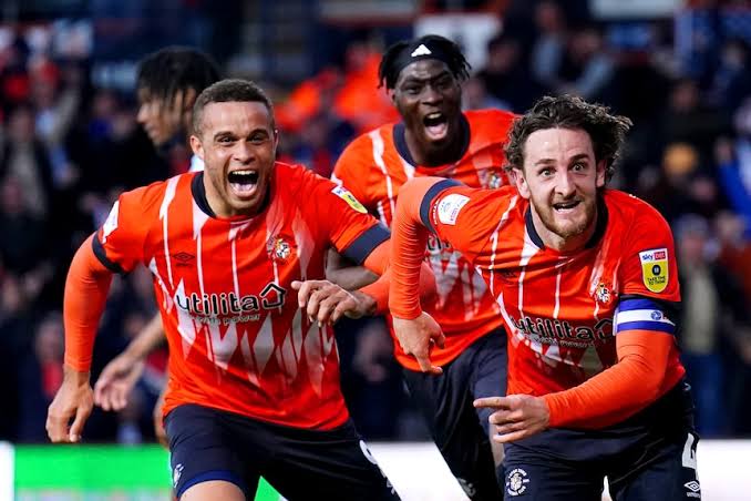 67421 luton town ends 31 year absence with a win against coventry to return to epl