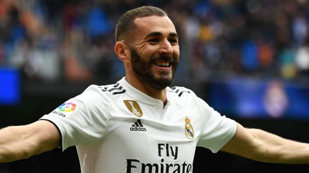 70586 real madrid confirms benzemas shock departure from club