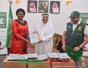 70743 saudi arabia donates 50 tonnes of high quality dates as a gift to nigeria