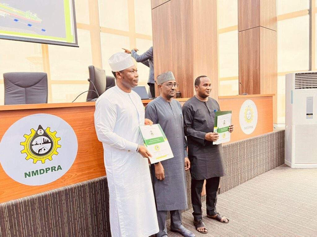 73209 fg grants indigenous firm license to export and import oil with potential for 100000 jobs