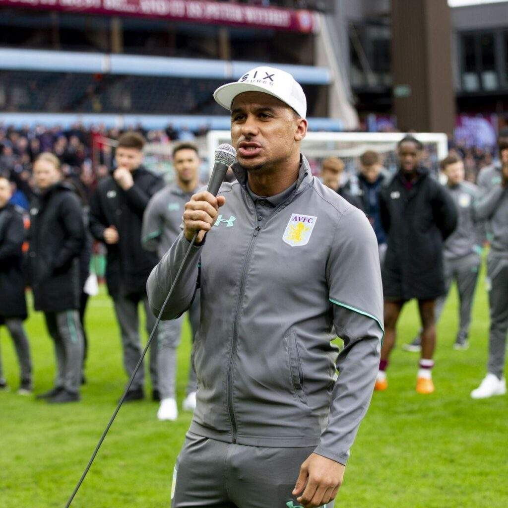 75261 agbonlahor advises manchester united to abandon pursuit of mason mount