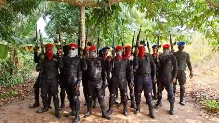 83620 unknown gunmen attack enugu police station cart away arms