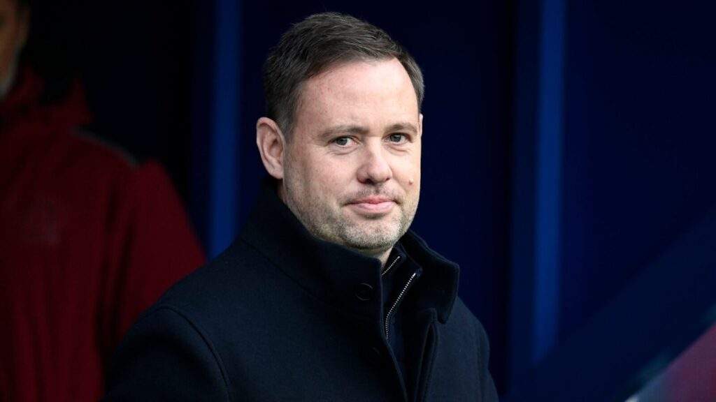85229 transfer rangers boss beale backs dessers to shine at ibrox