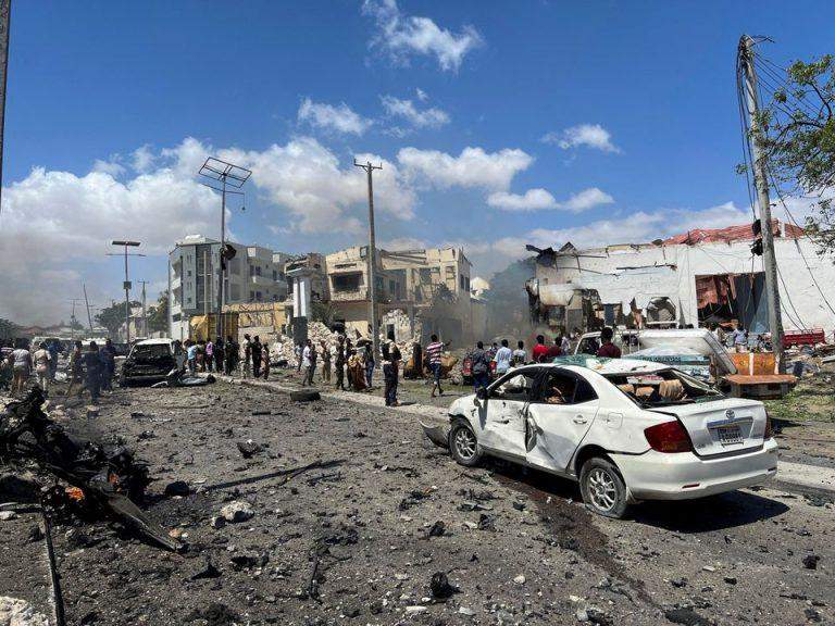 85509 suicide bomber kills 13 soldiers in somalia