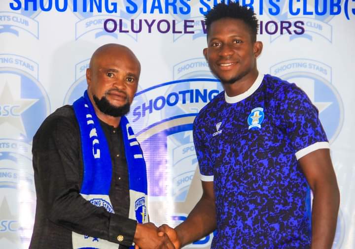 88454 shooting stars sign solomon on three year contract