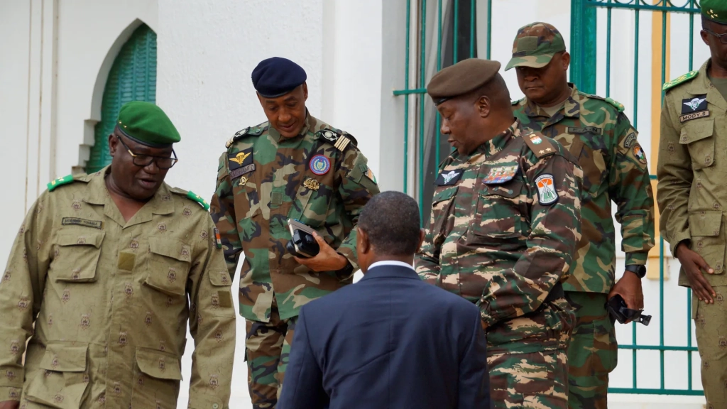 90794 au un ecowas delegation head to niger for talks