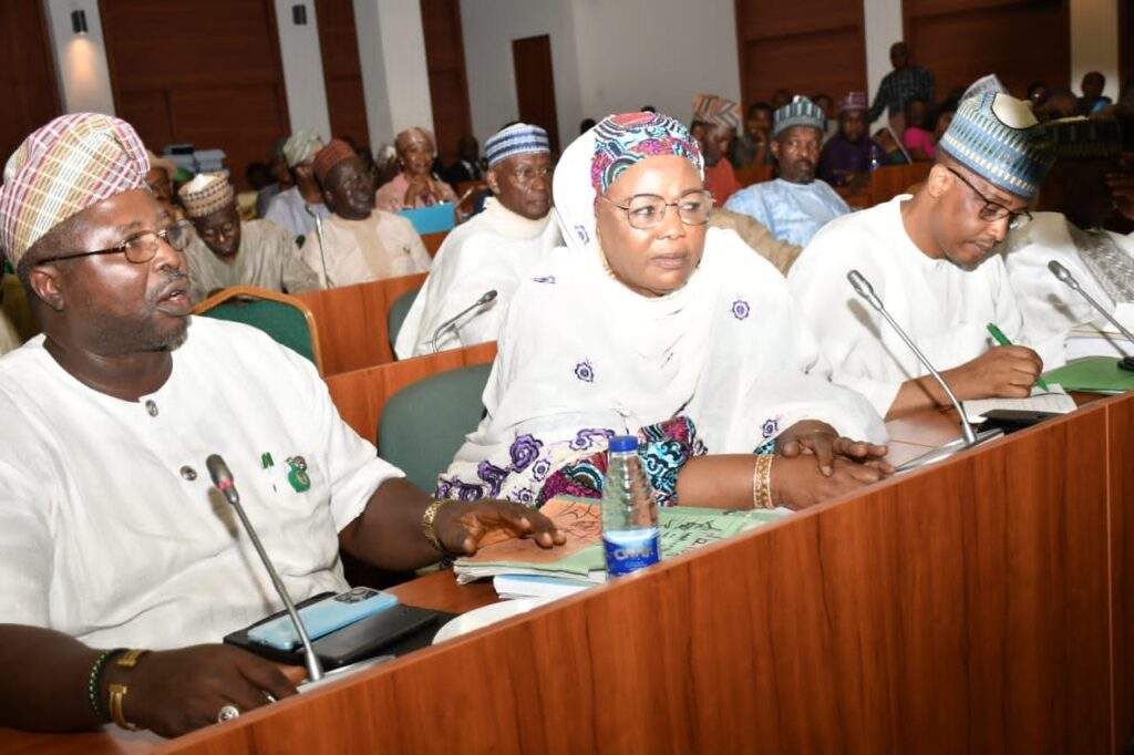 90874 reps promise to probe further on commissions job racketeering