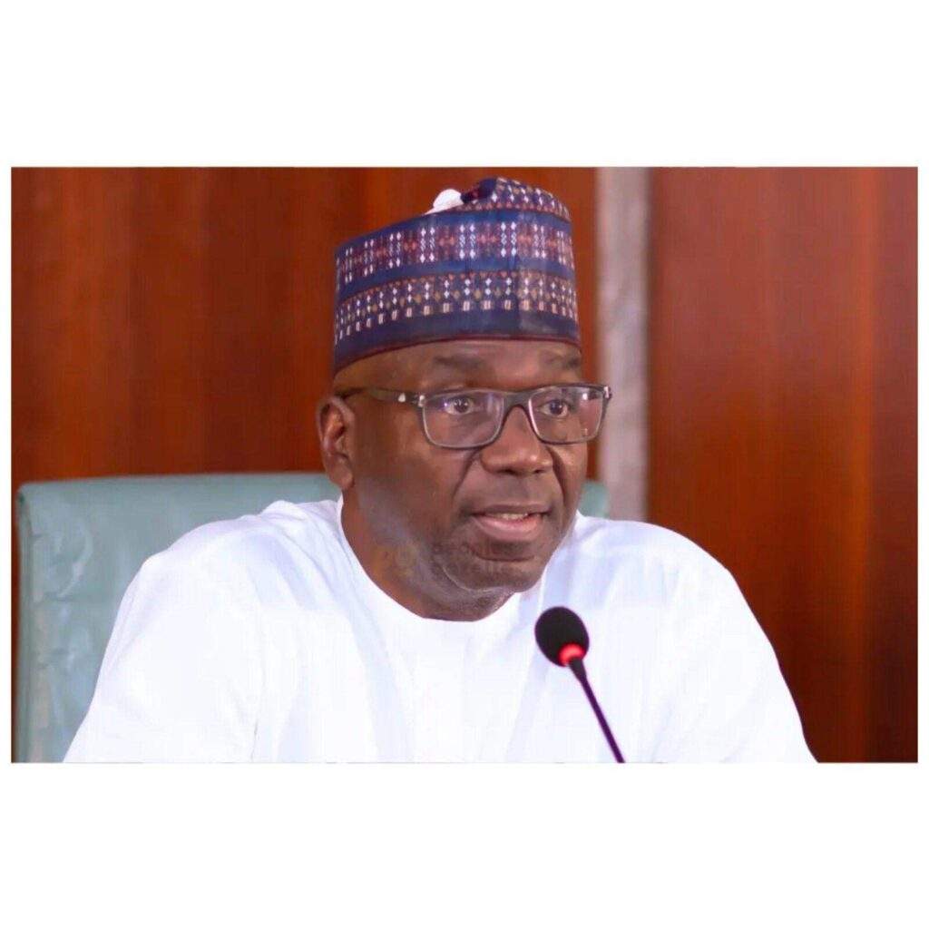 92329 gov abdulrazaq mourns former kwara military gov latinwo