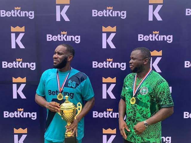 93037 fans celebrate jay jay okocha at 50