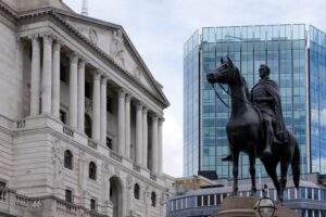 93475 basic wages in britain hits new record growth