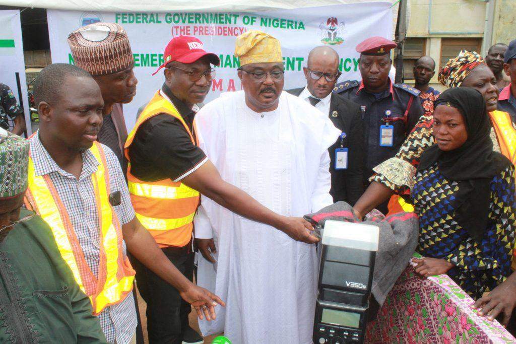 95742 nema provides relief to kwara state flood victims