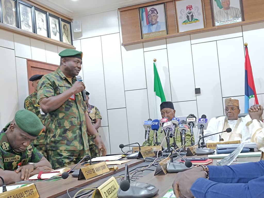 96503 ministers of defence new heads of ministry meet service chiefs and ministry staff