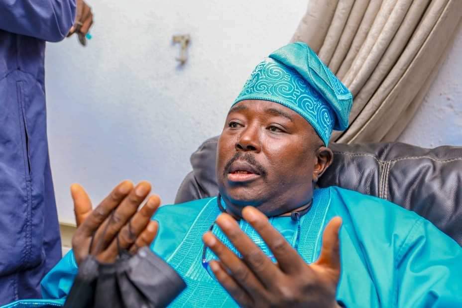 99013 senator alli urges constituents to beware of fraudsters using his name