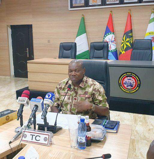 102166 theatre commander holds media parley in maiduguri