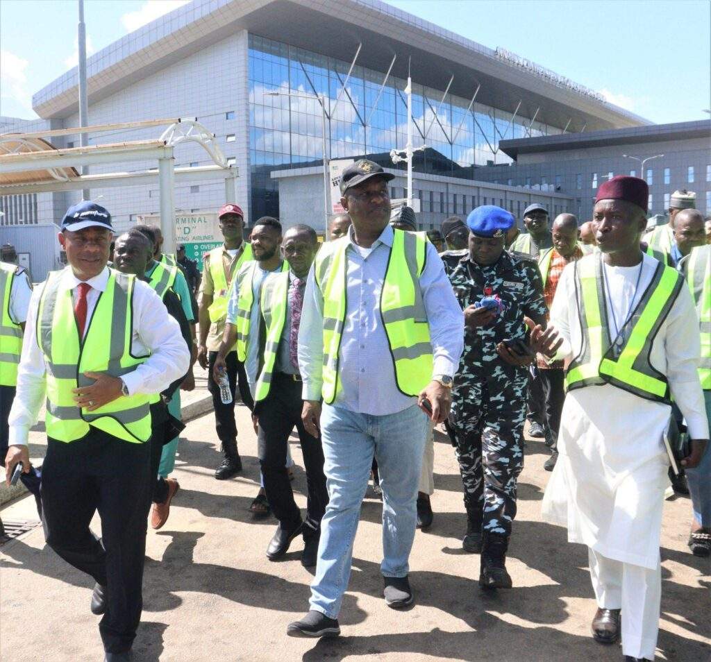 102220 aviation minister vows timely completion of airport runway