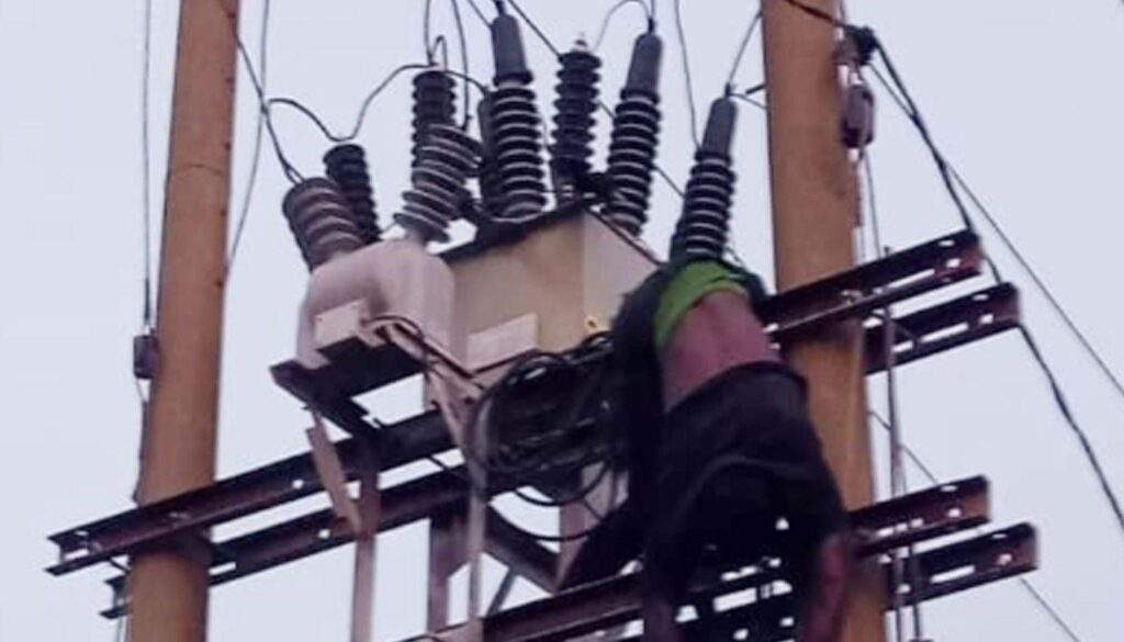 102973 man electrocuted while attempting to steal transformer cables in niger 102973 man electrocuted while attempting to steal transformer cables in niger