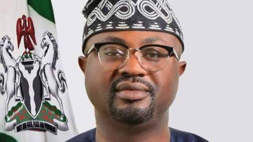 104819 nigerians applaud interior minister tunji ojo over clearance of 60000 passport applications