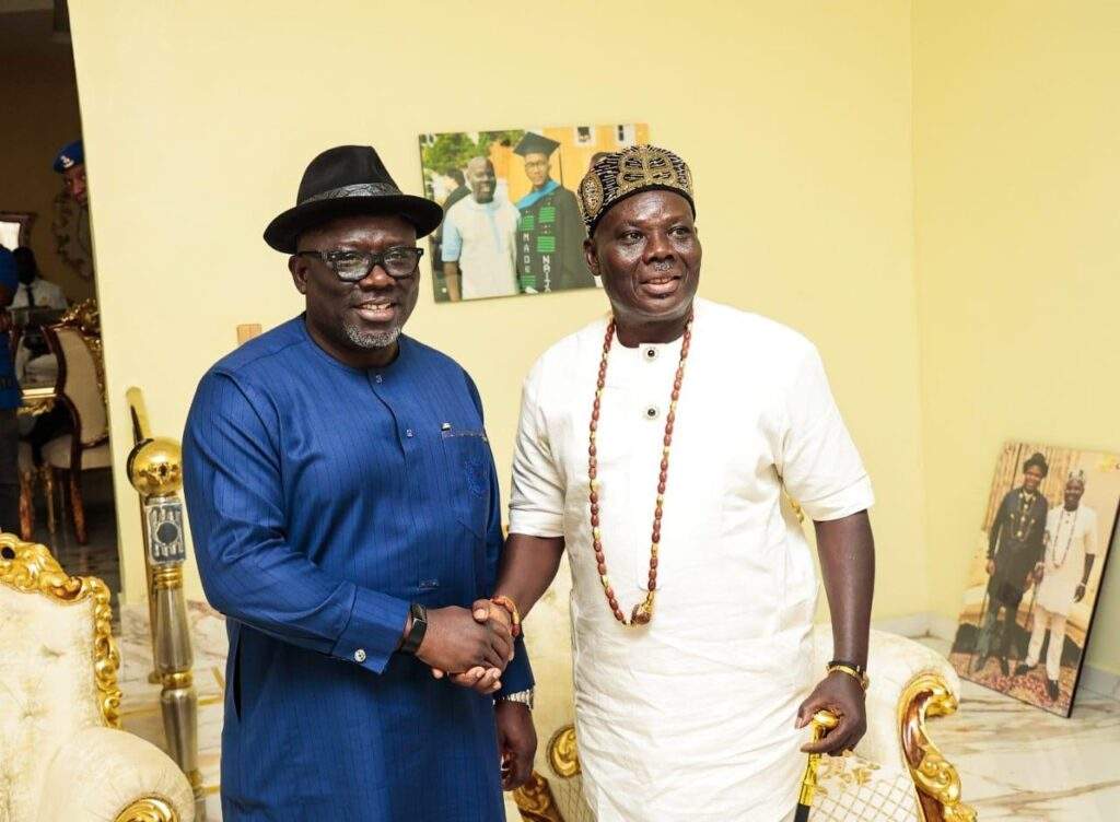 105477 chief egukawhore hosts delta state governor oborevwori