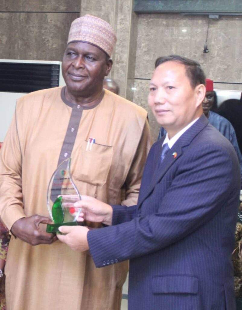 105487 culture boss bags chinese cultural bridge builder award