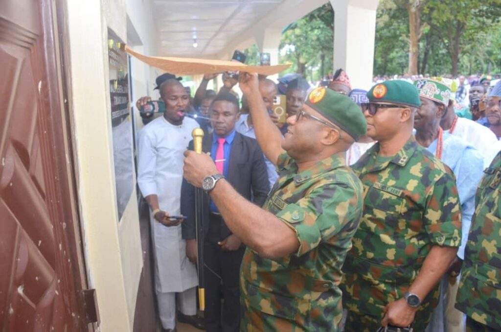 108914 nigerian army hands over projects to benefitting community