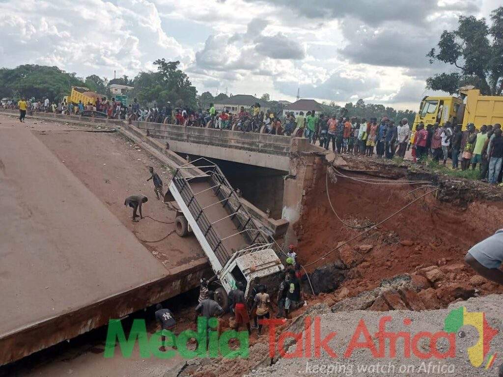 110815 enugu port harcourt expressway umahi seeks immediate reconstruction of collapsed bridge