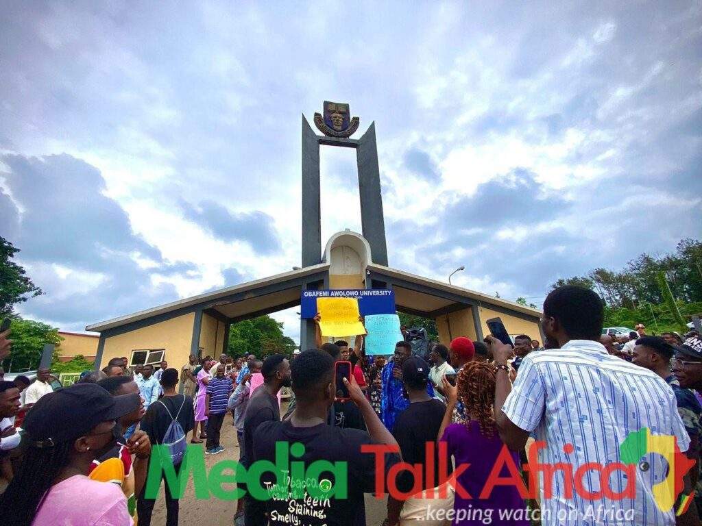 112557 oau students protest hike in tuition charges block access to campus