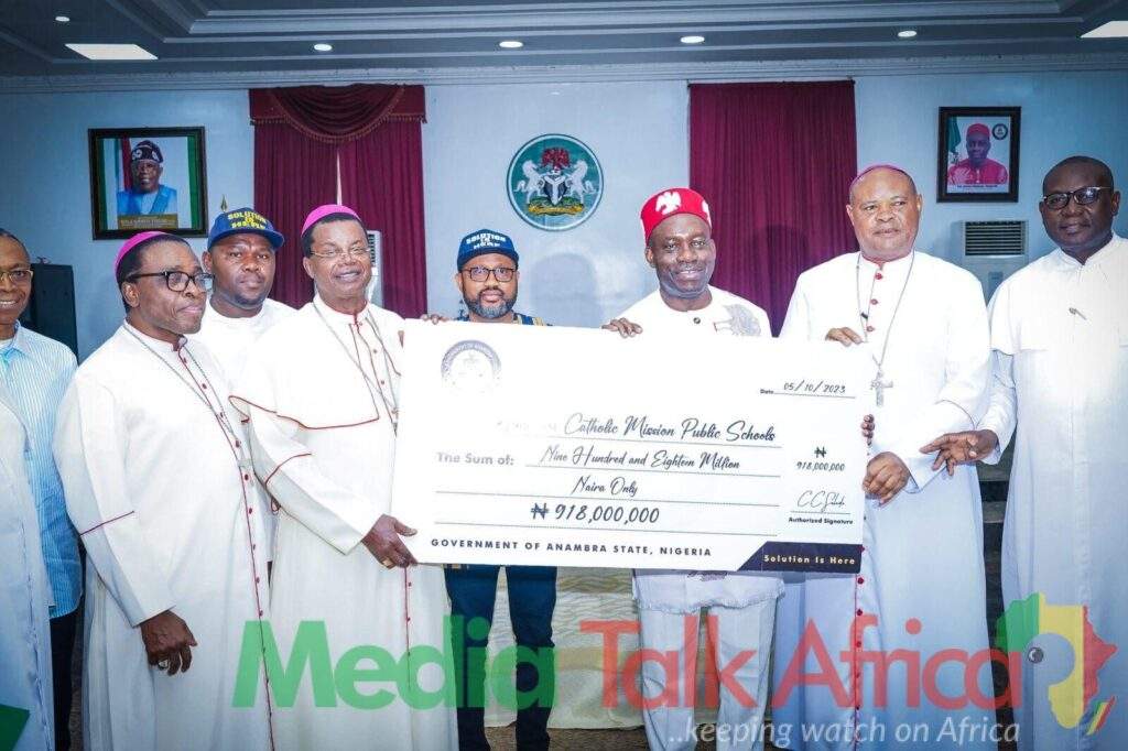 113894 anambra state governor presents n1 5b to mission schools