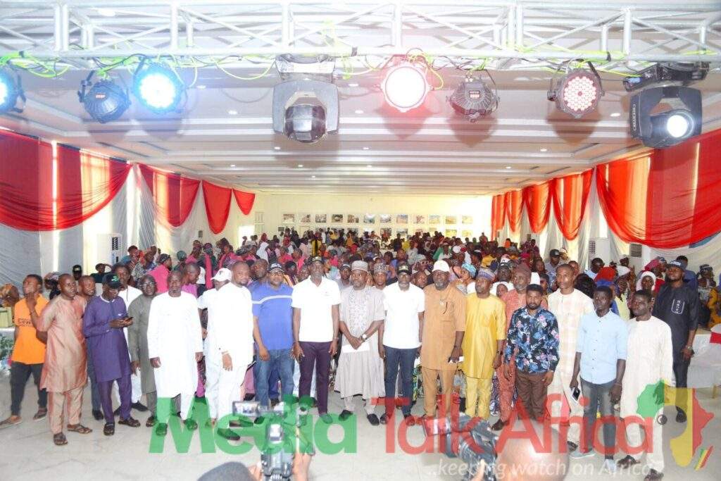 114120 kogi guber lp suffers setback as 21 lga chairmen dump party