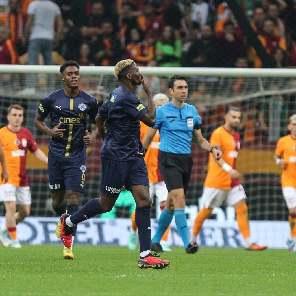 125226 omeruo celebrates first goal of the season in istanbul derby