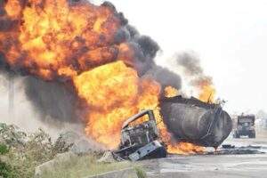 2 Die As Fuel Tanker Explodes Along Abakaliki–Afikpo Highway — 300x200