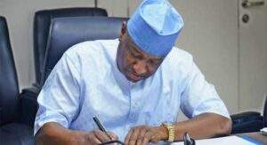 Airlines to pay compensation for delayed canceled flights Minister