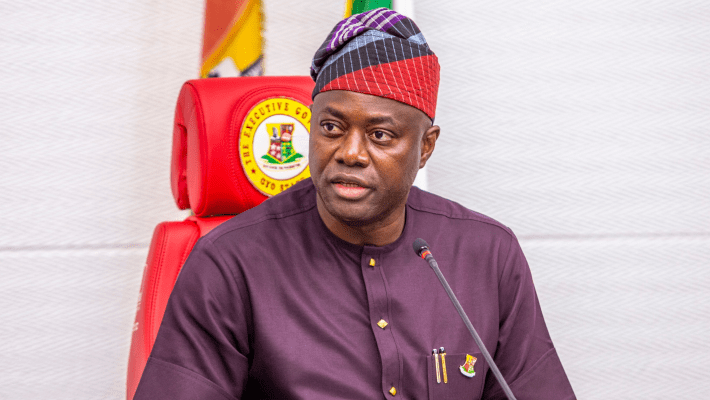 Court freezes Oyo govts accounts in 10 banks — Daily