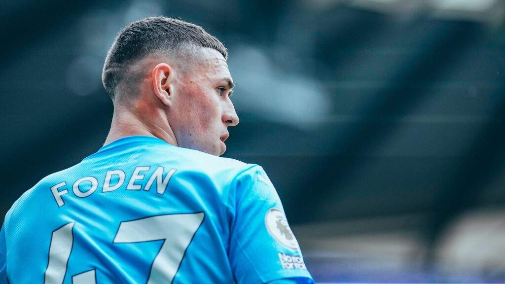 EPL Foden warns Man City title rivals names players returning