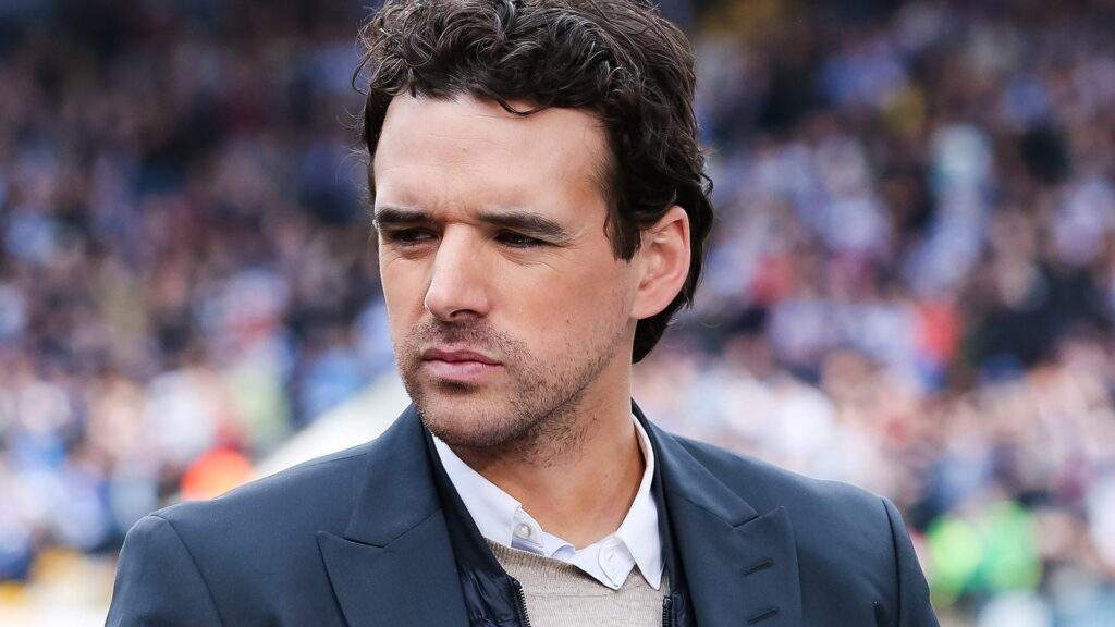EPL Owen Hargreaves hands Man Utd name of striker to