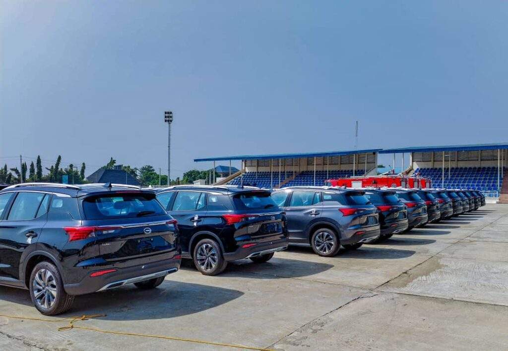 Gov Yahaya Bello presents 40 SUVs 4 Hilux vans to