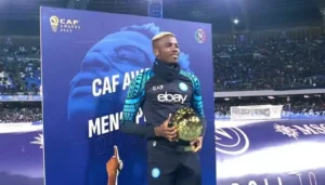 Osimhen presents African Footballer of the Year trophy to Napoli.webp