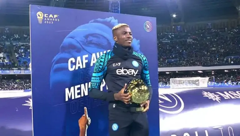 Osimhen presents African Footballer of the Year trophy to Napoli.webp