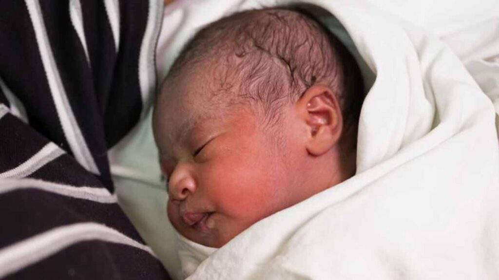 Police intercept couple trafficking one month old baby in Anambra — Daily