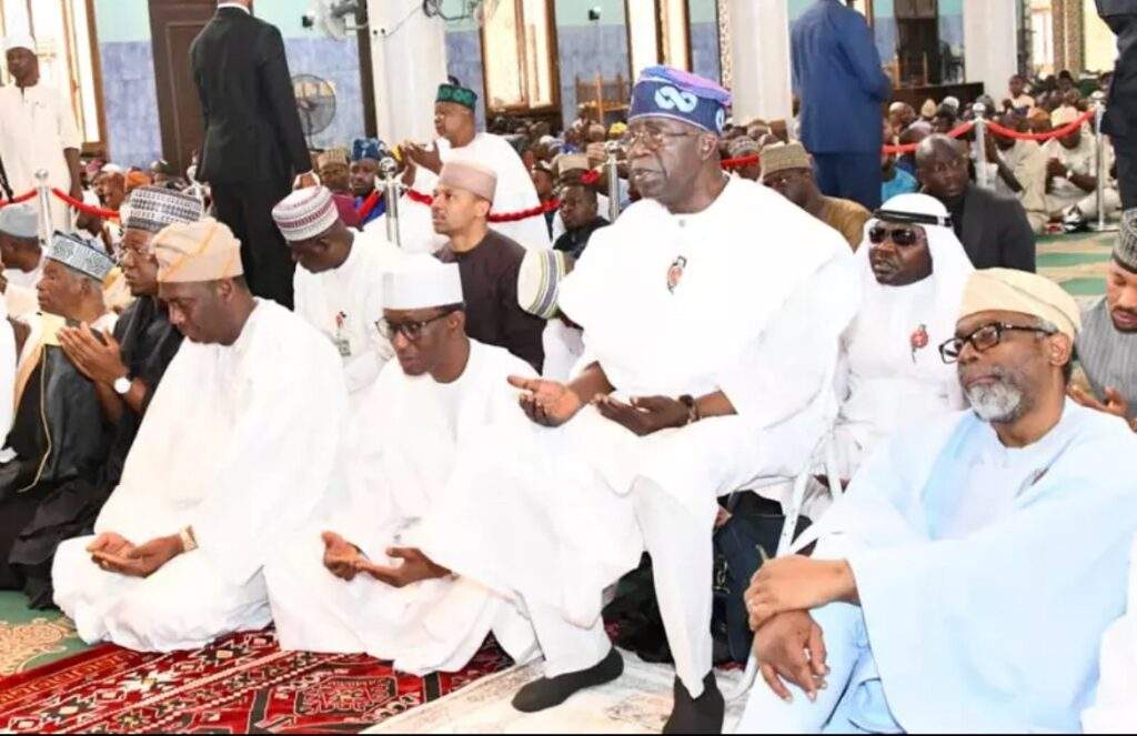 Tinubu attends Friday prayers with Lagos residents — Daily Nigerian