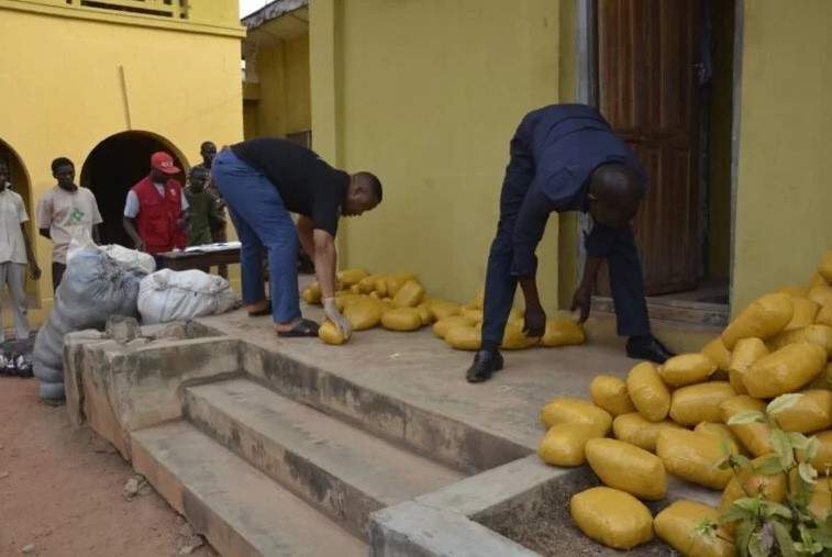 Army hands over suspect 176kg of seized Indian hemp to