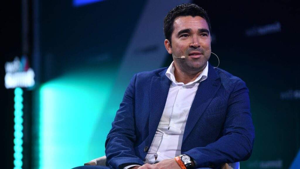 Hes not for sale Deco on Barcelona player Bayern