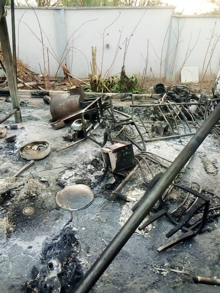 Irate youth raze kings palace commissioners home over burial rites Irate youth raze kings palace commissioners home over burial rites