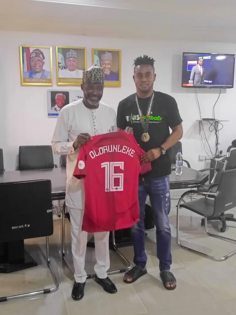 Kogi Government host Super Eagles goalie Olorunleke