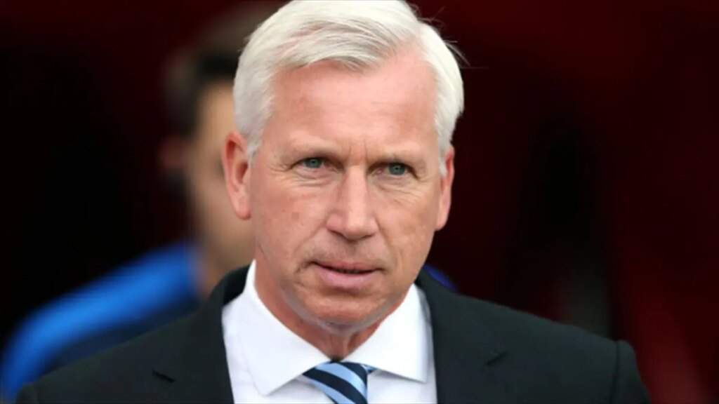 Alan Pardew Praises Manchester United Star Garnachos Brilliance against Everton