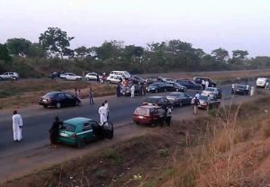 Protesters Block Kaduna Abuja Highway Over Bandit Abduction 300x208